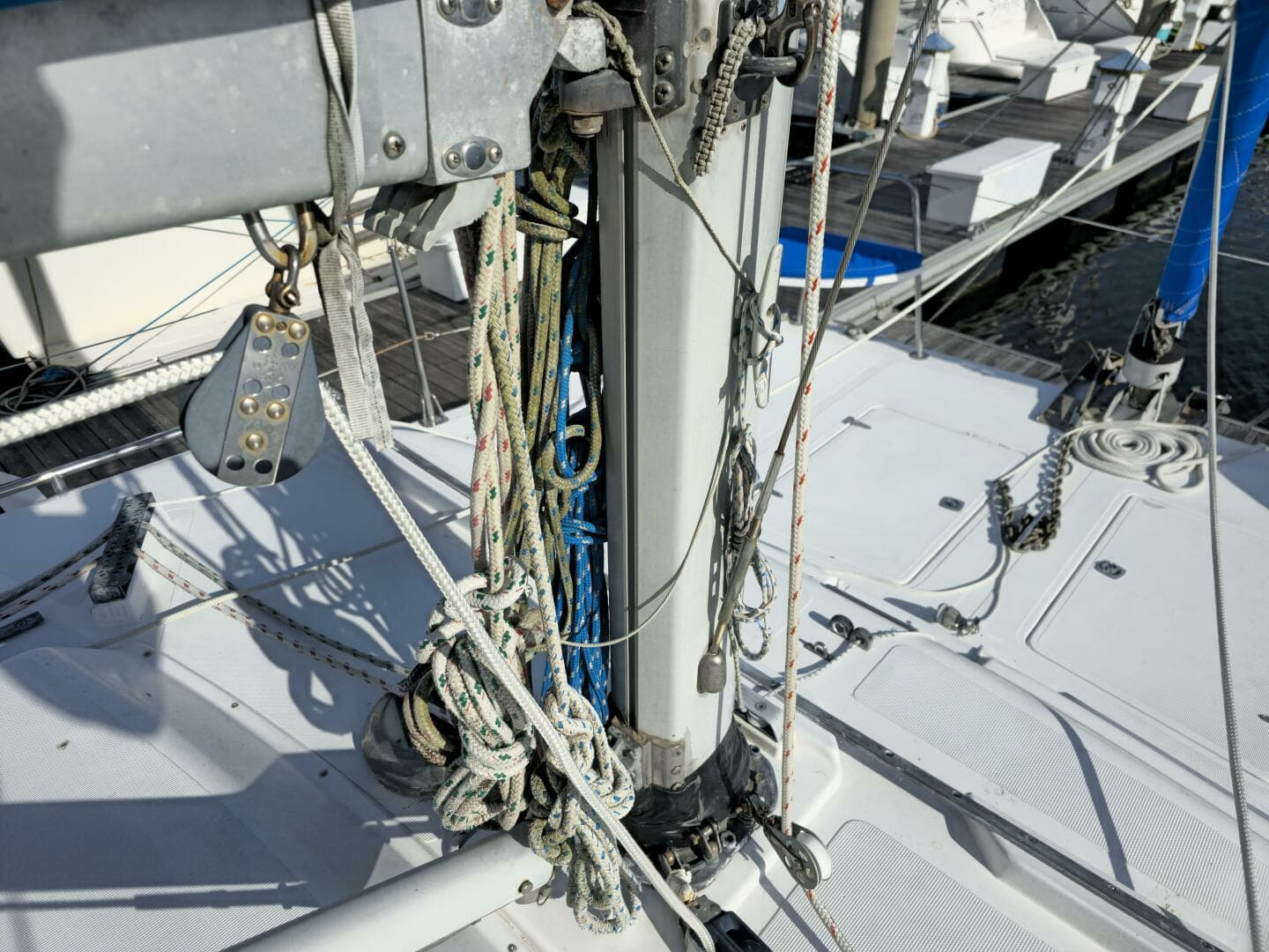 1992 Endeavour Catamaran 30 - Image 20