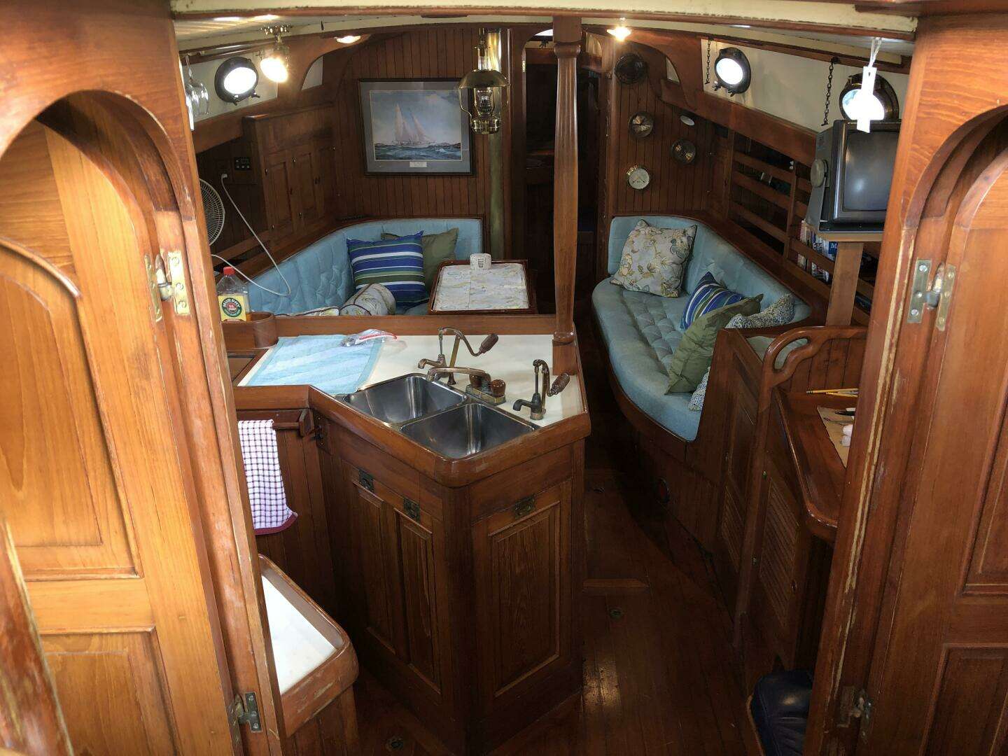 1984 Hans Christian 43 Traditional - Image 22