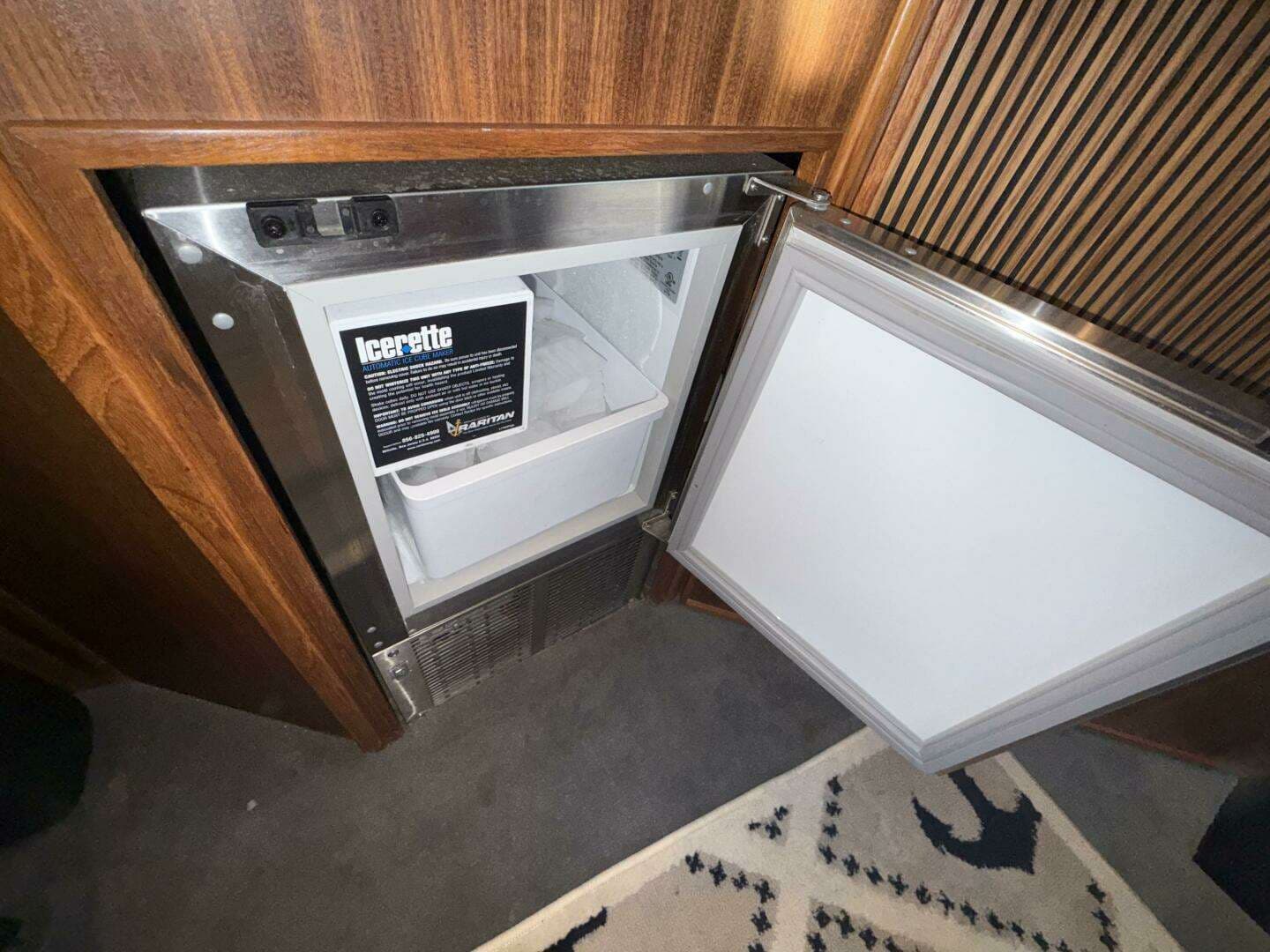 1988 Sea Ray 415 - Image 64