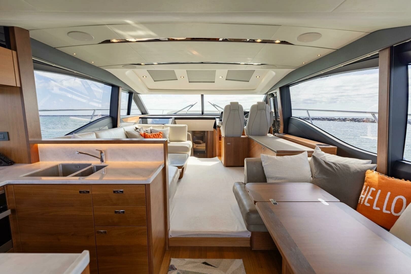 2019 Princess S65 - Image 6