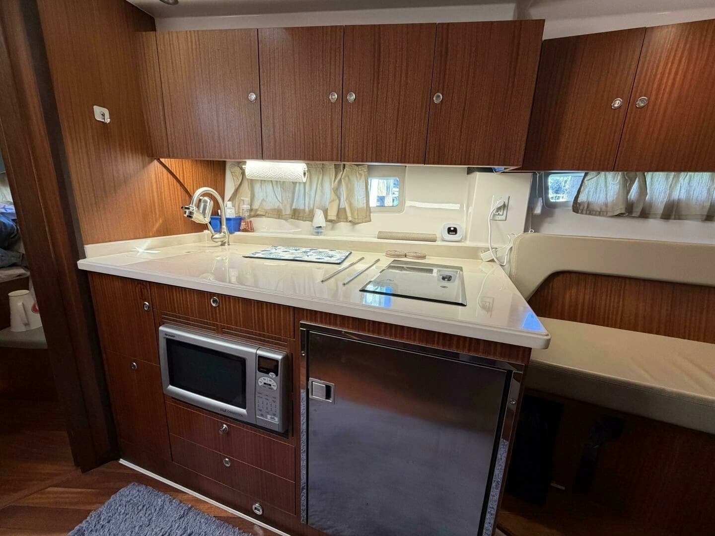 2014 Pursuit SC 365i - Image 13