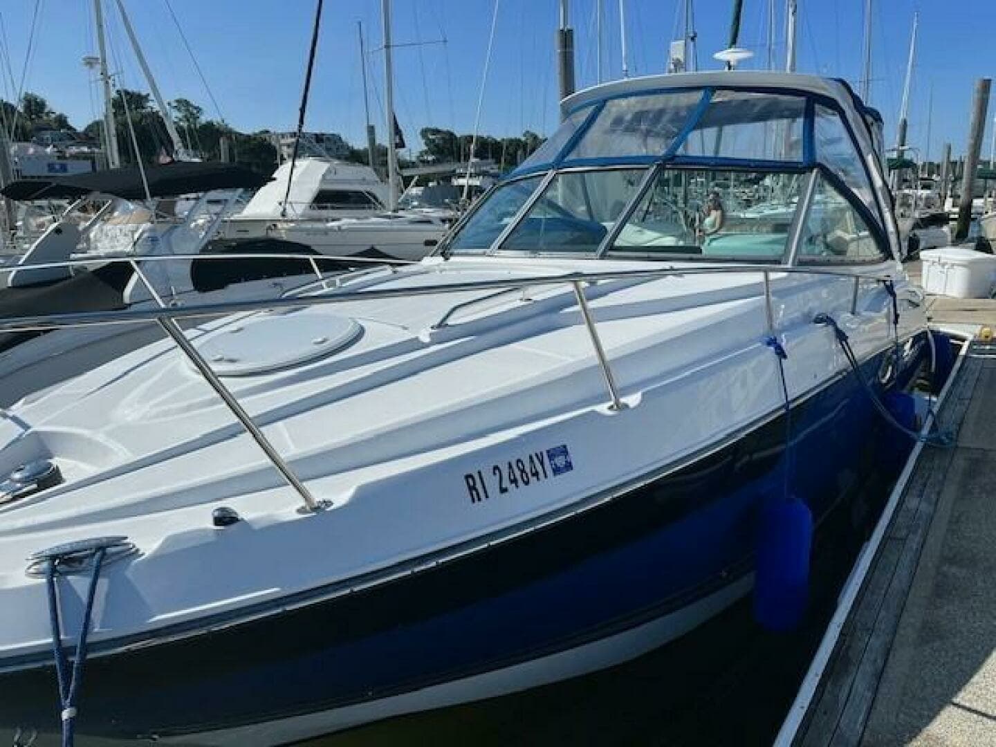 2019 Monterey 295 Sport Yacht - Image 3