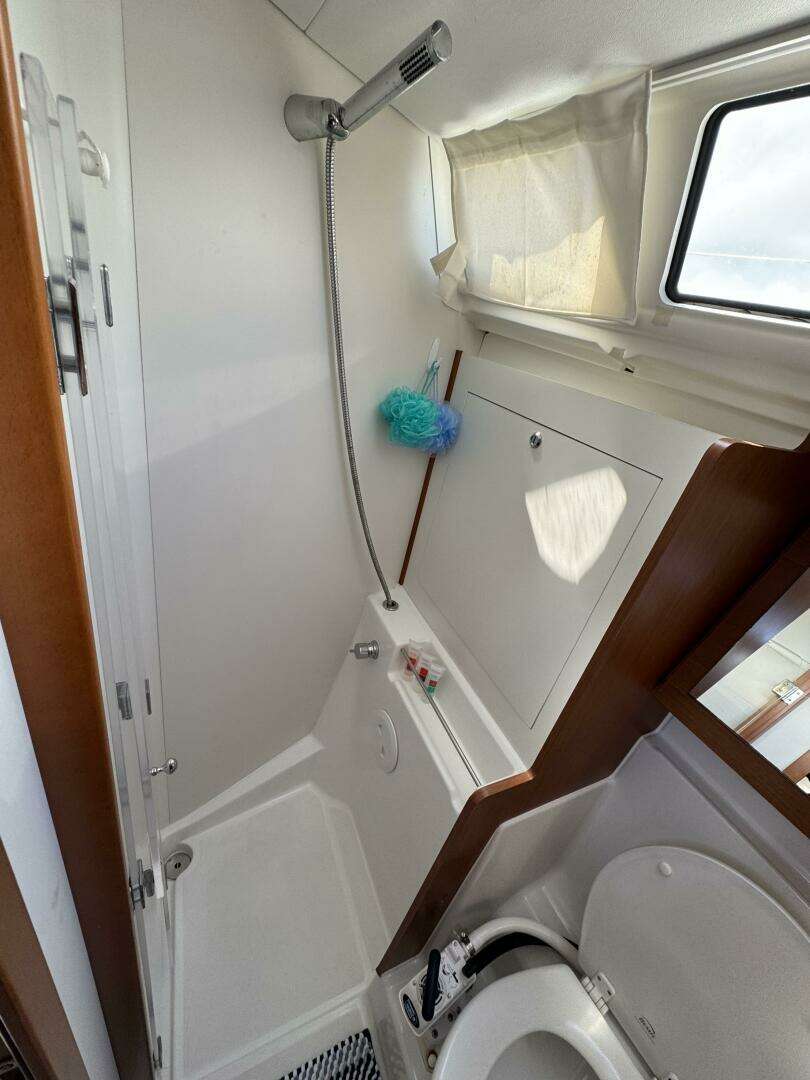 2013 Beneteau Oceanis 45 - Image 22