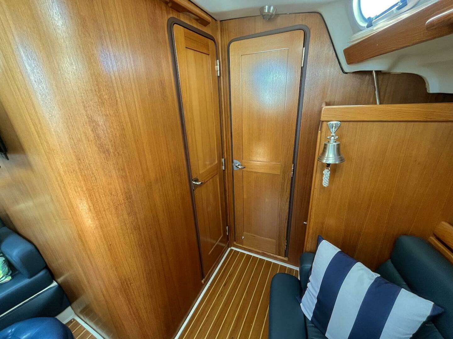 2003 Catalina 350 - Image 31