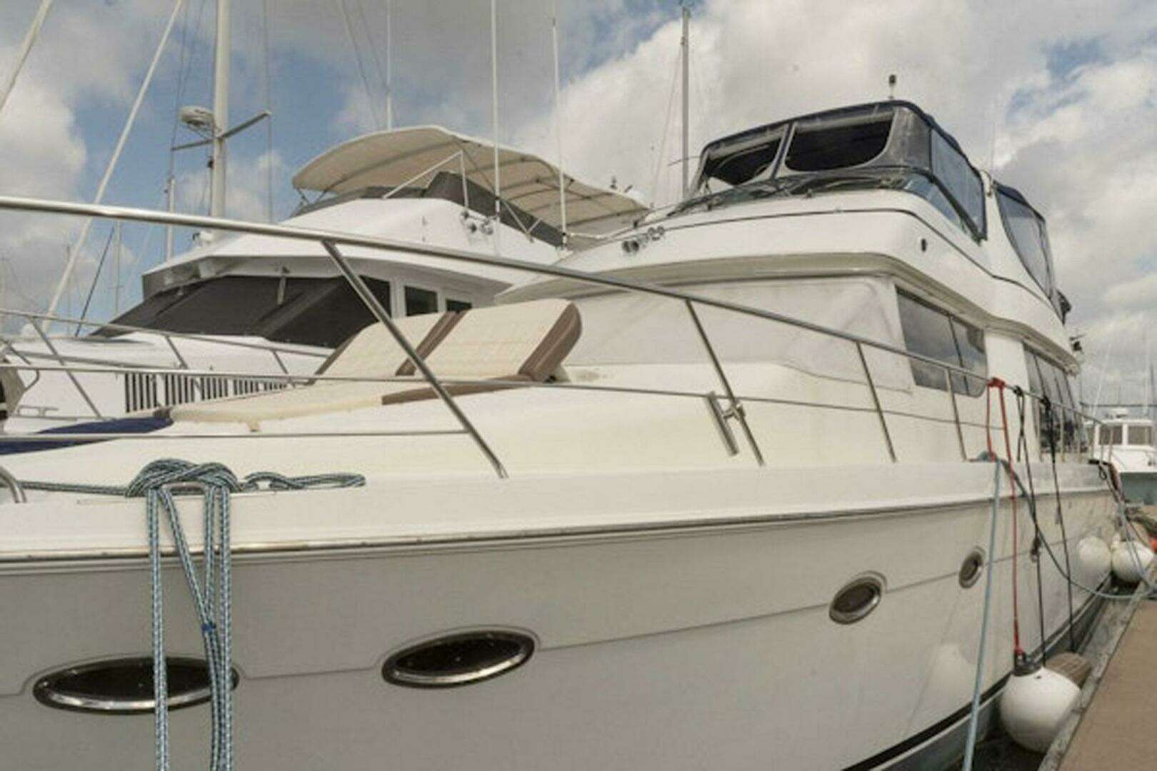 2002 Carver 570 Voyager Pilothouse - Image 40