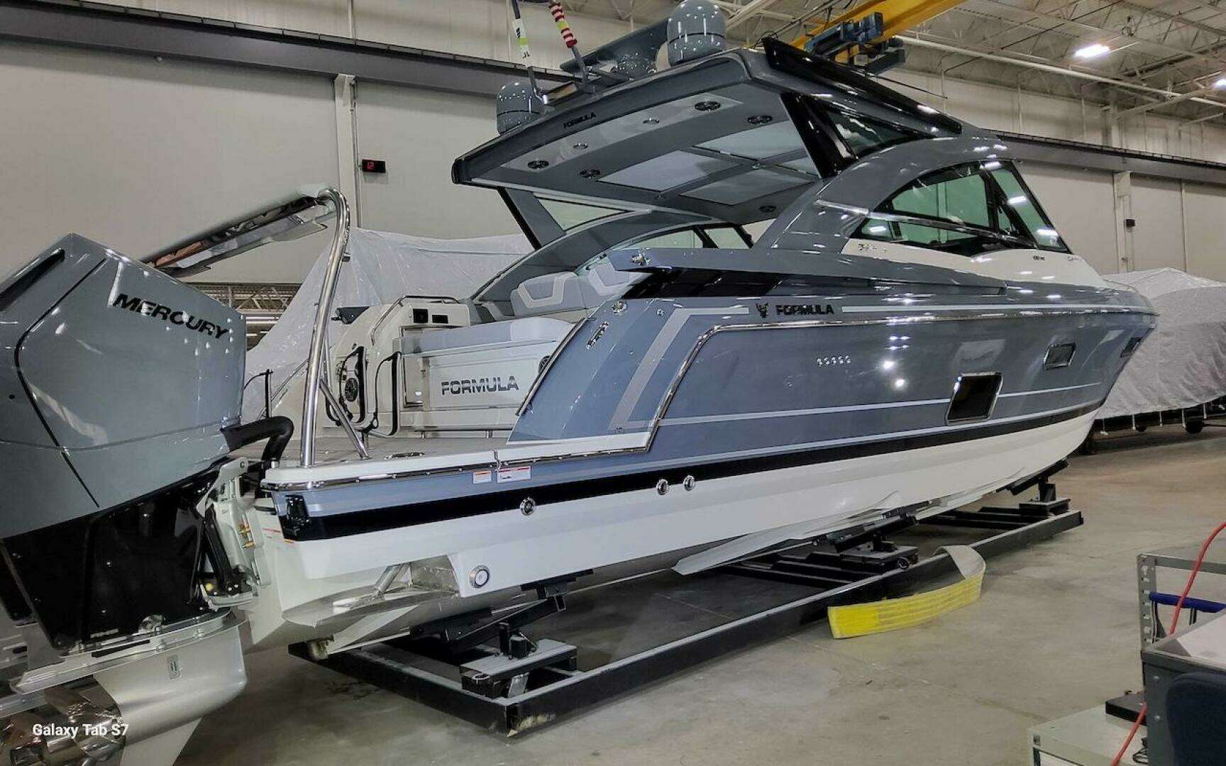 2024 Formula 430 Super Sport Crossover - Image 10