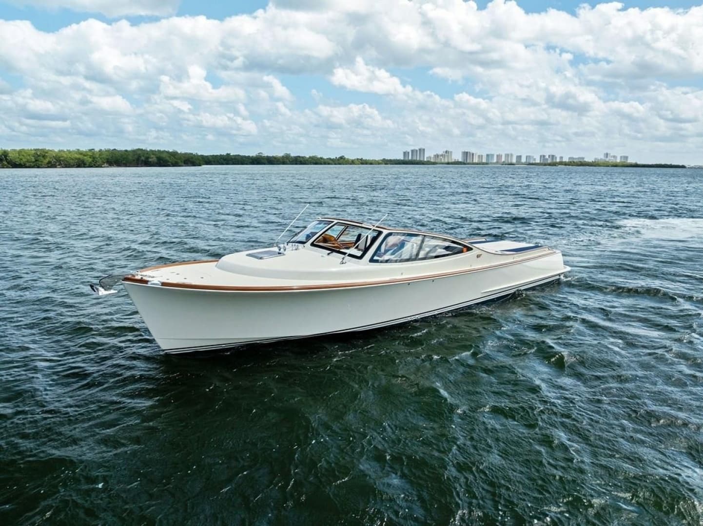 2008 Hinckley Talaria 38R - Image 7