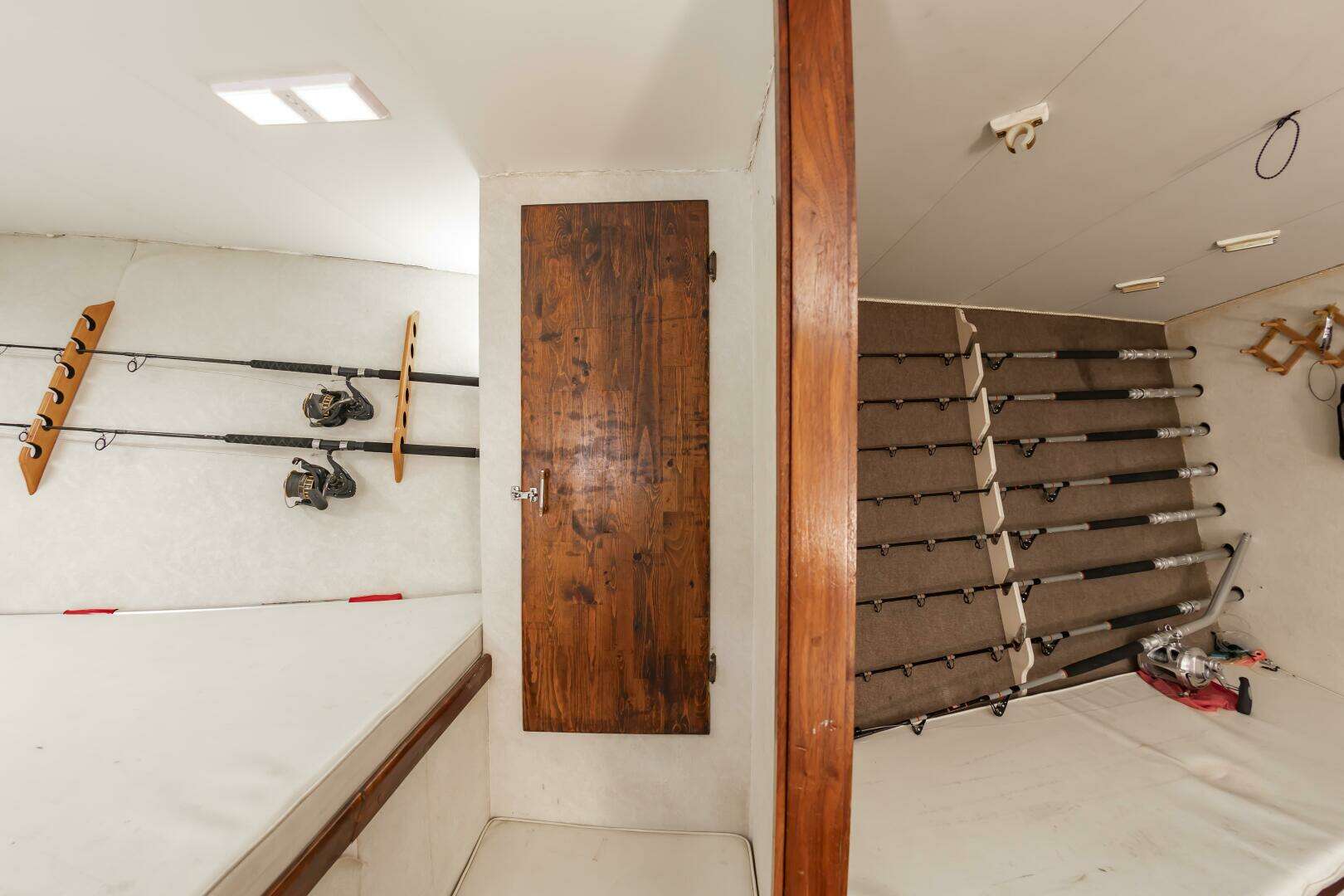 2000 Custom Carolina Terry Guthrie Sportfish - Image 43