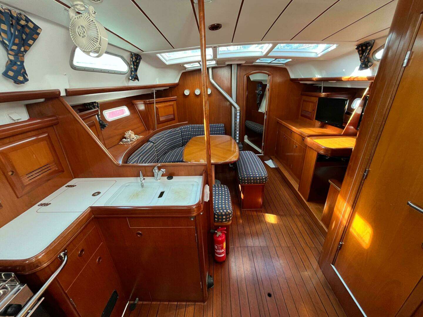2001 Beneteau 393 - Image 13
