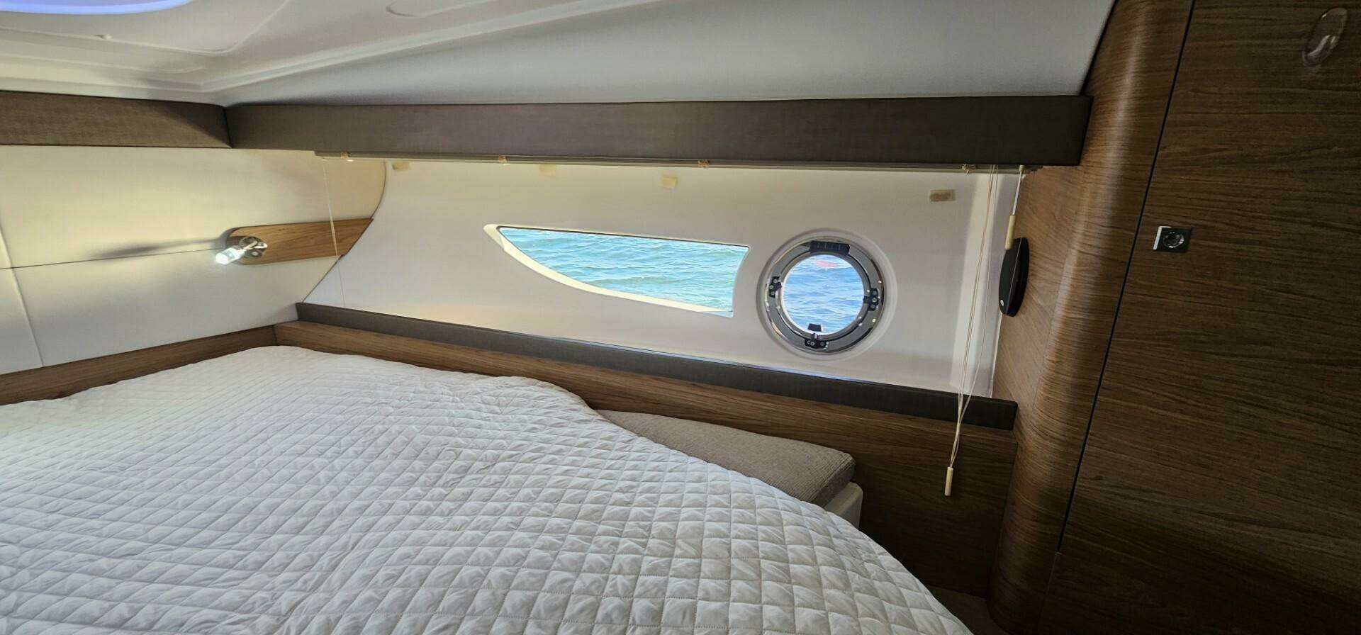 2015 Beneteau 38 Gran Tourismo - Image 23