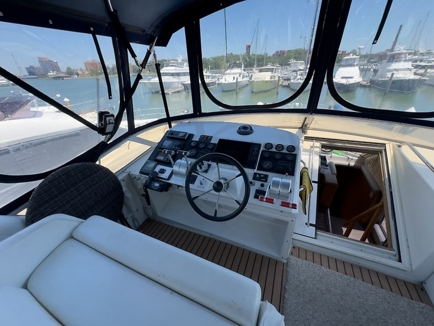 1999 Navigator 5300 - Image 47