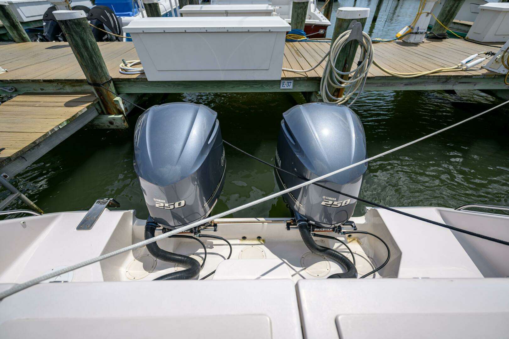 2003 Grady-White 330 Express - Image 13