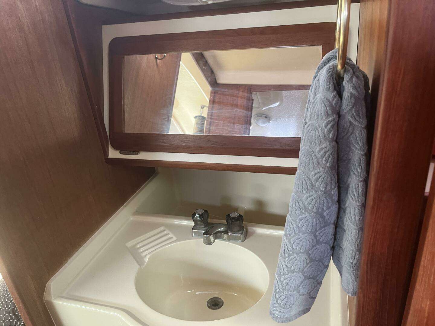 1992 Hunter 33.5 - Image 49