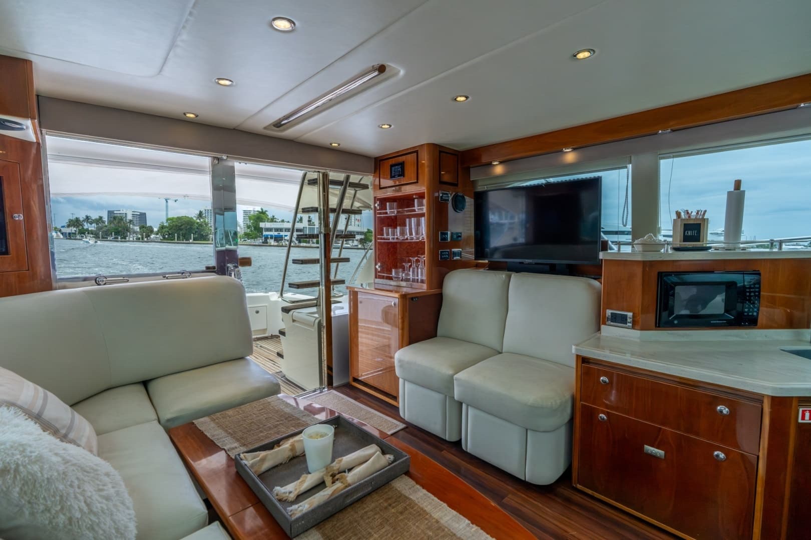 2011 Riviera 43 Open Flybridge - Image 23
