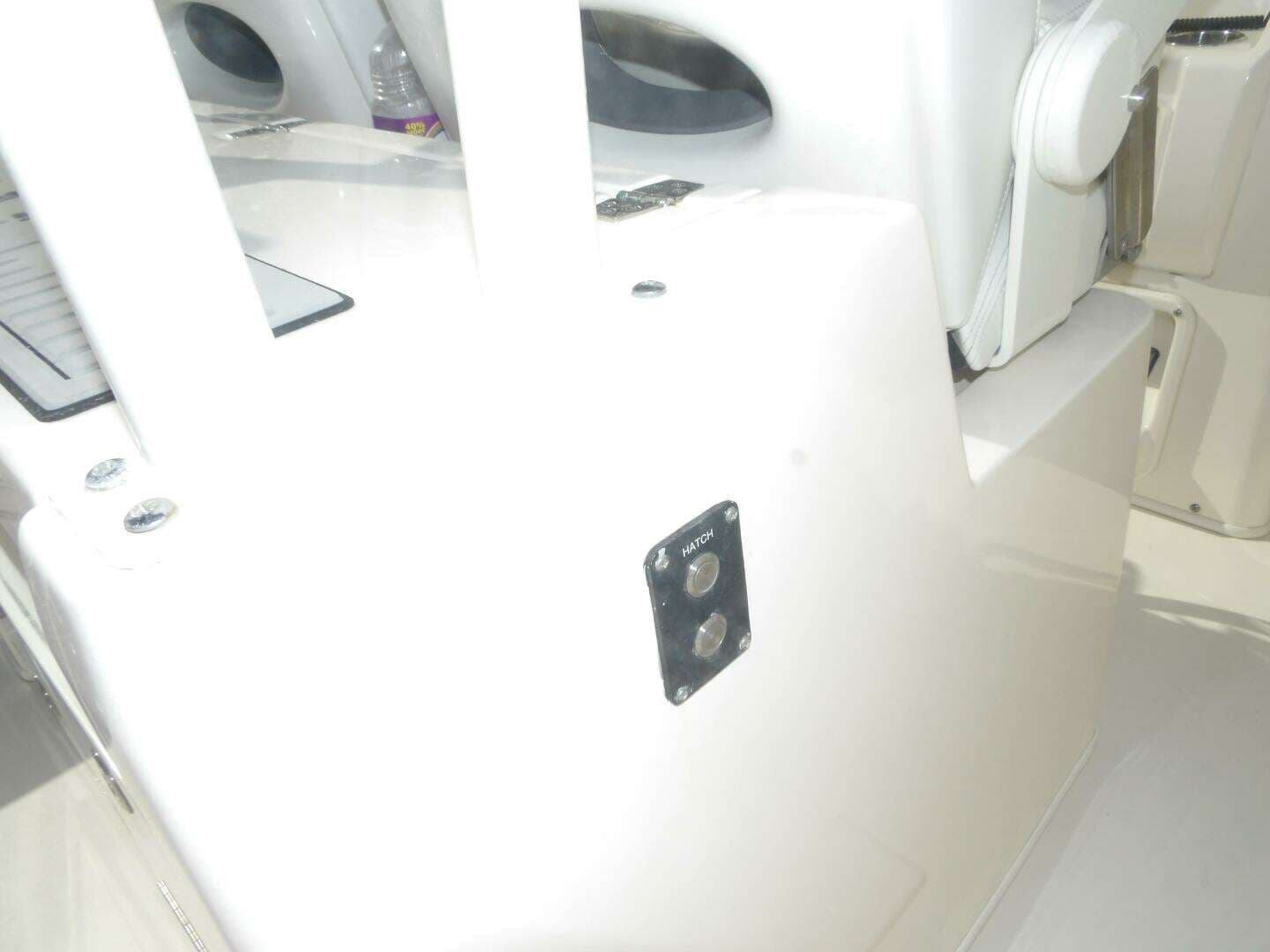 2020 Cobia 320 CC - Image 74