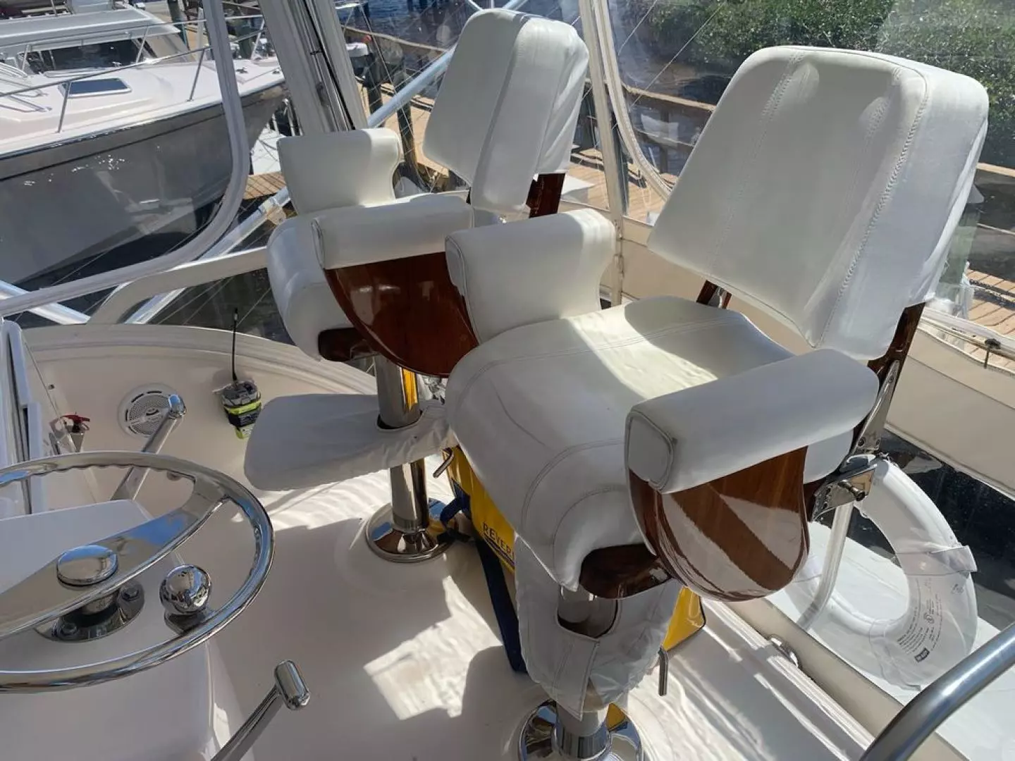 2008 Tiara Yachts 3900 Convertible - Image 3
