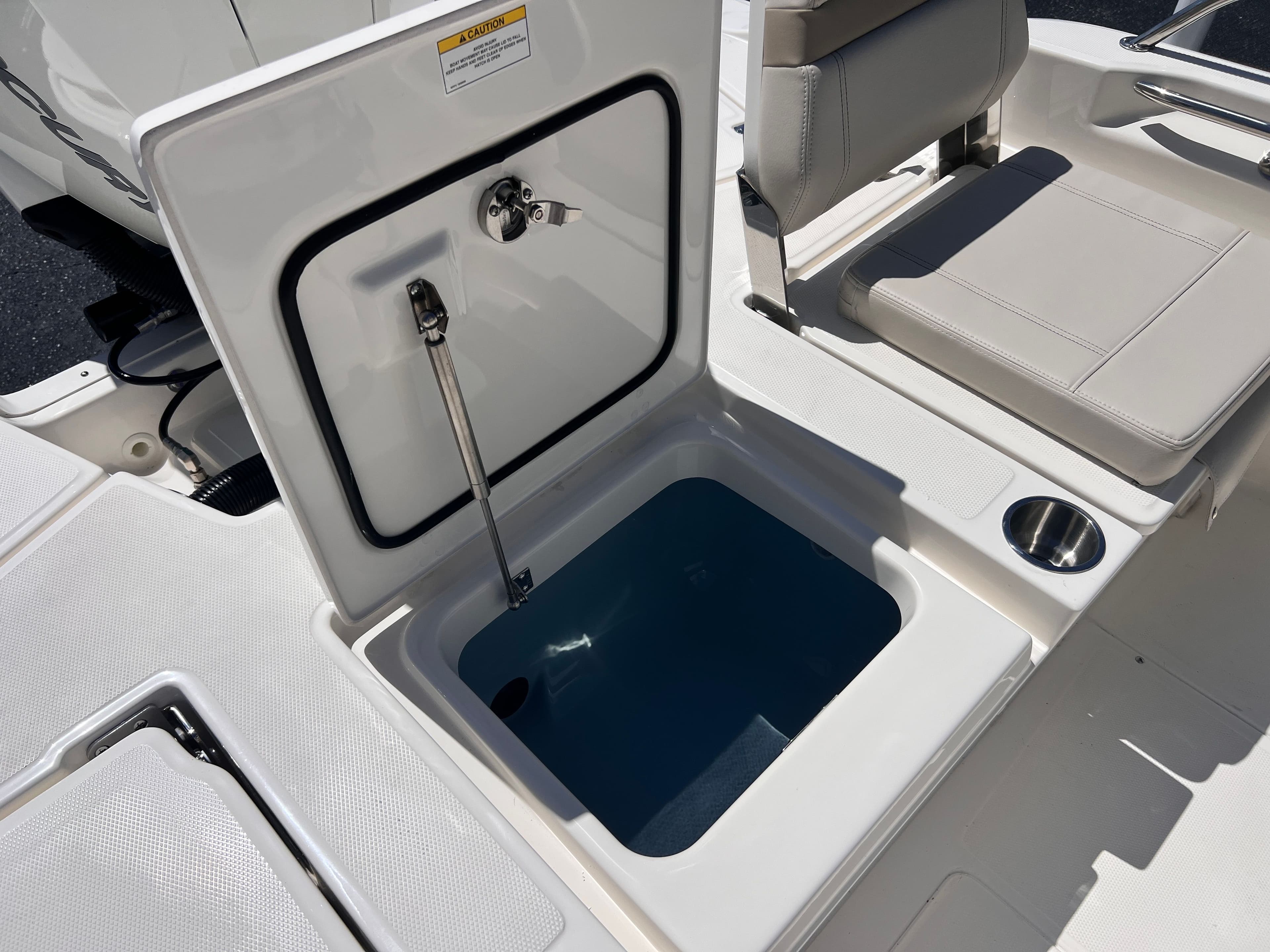 2026 Boston Whaler 250 Dauntless - 12