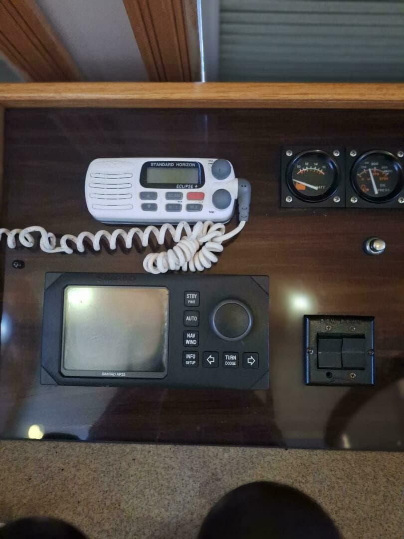 1988 Viking Motor Yacht - Image 46