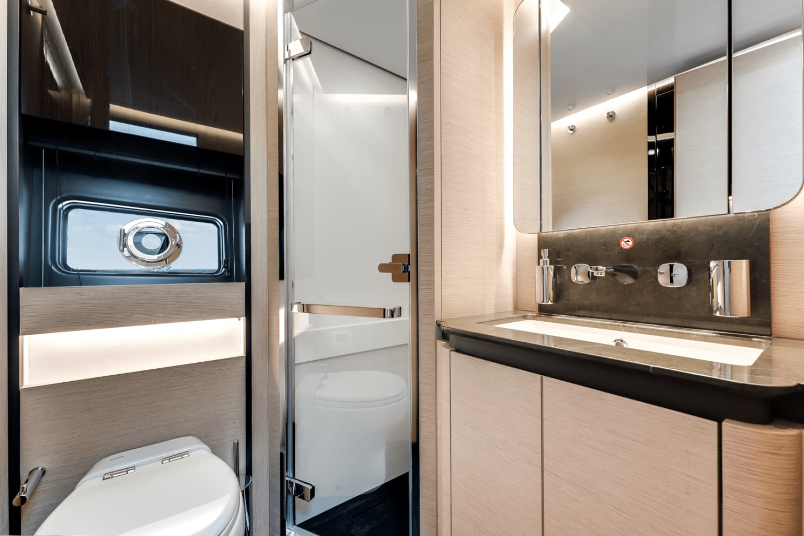 2024 Azimut S8 - Image 38