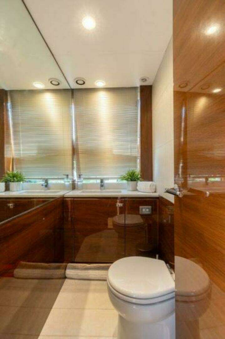 2019 Princess 85 Motor Yacht - Image 15
