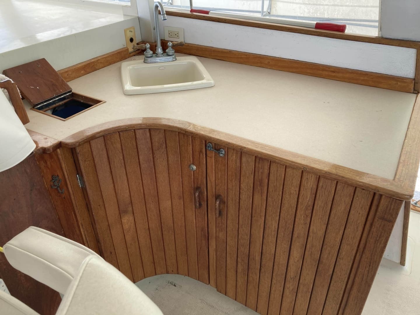 1972 Chris-Craft Commander Flush Deck - Image 14