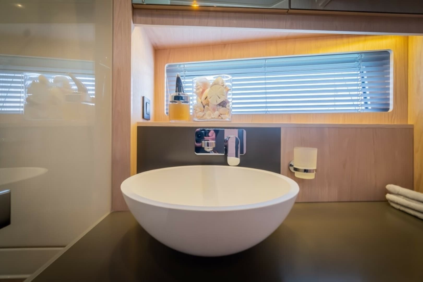 2020 Beneteau Oceanis Yacht 62 - Image 37