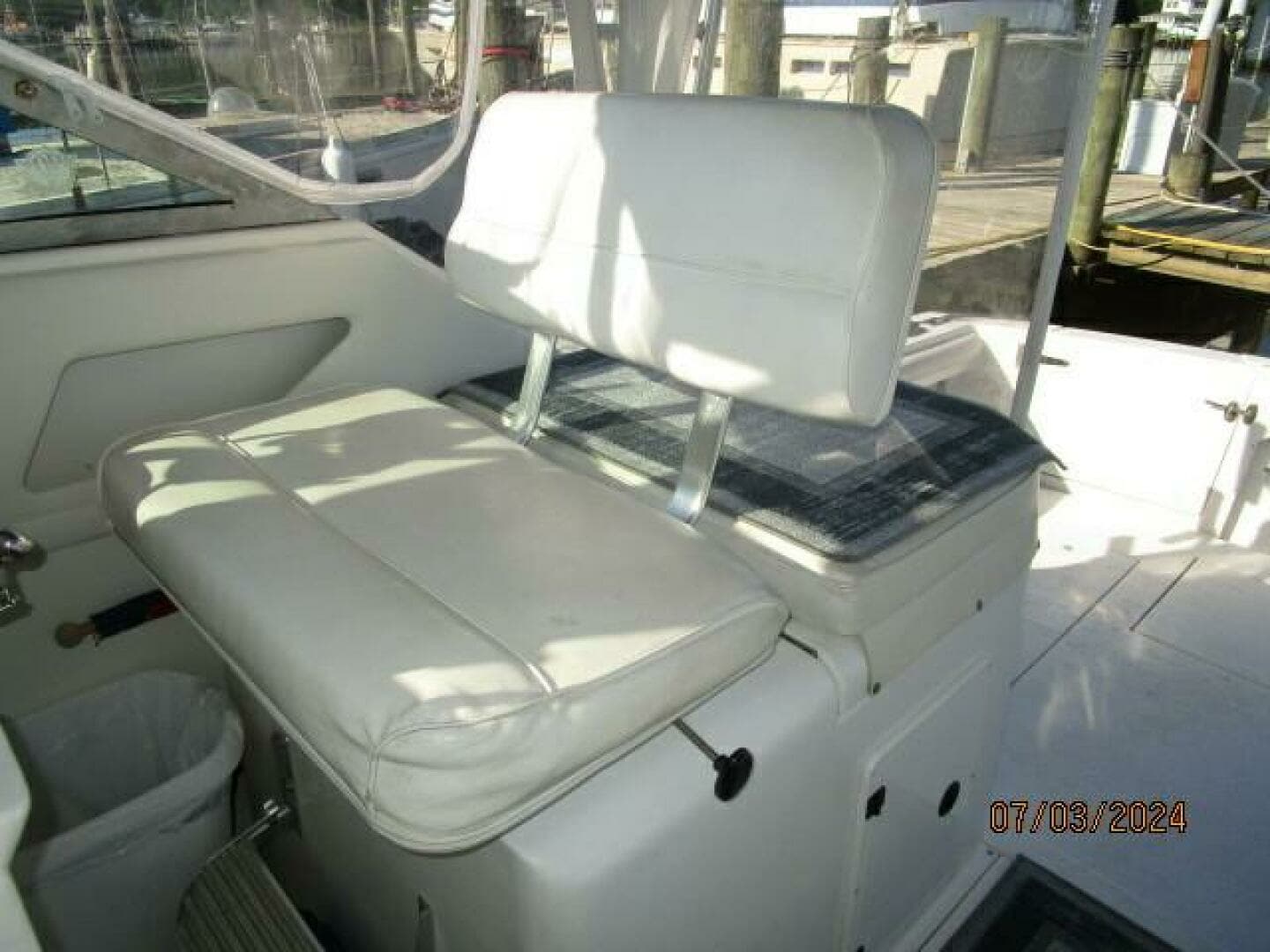 1996 Wellcraft 3300 Coastal - Image 33