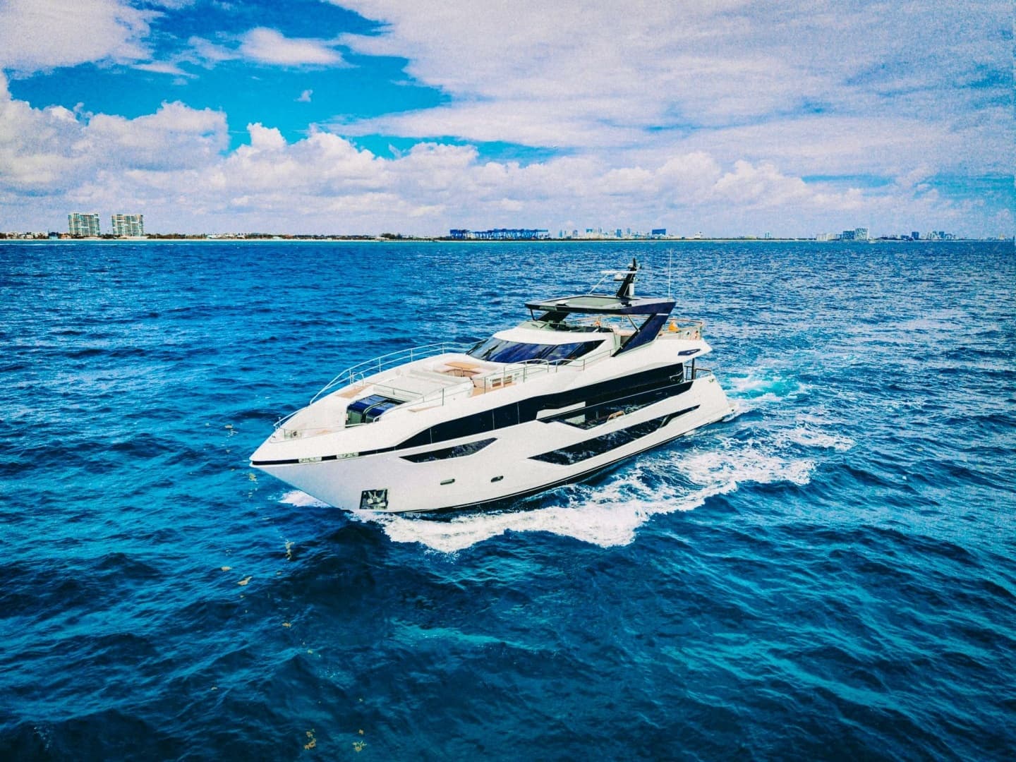 2024 Sunseeker Sunseeker 100 Yacht - Image 5