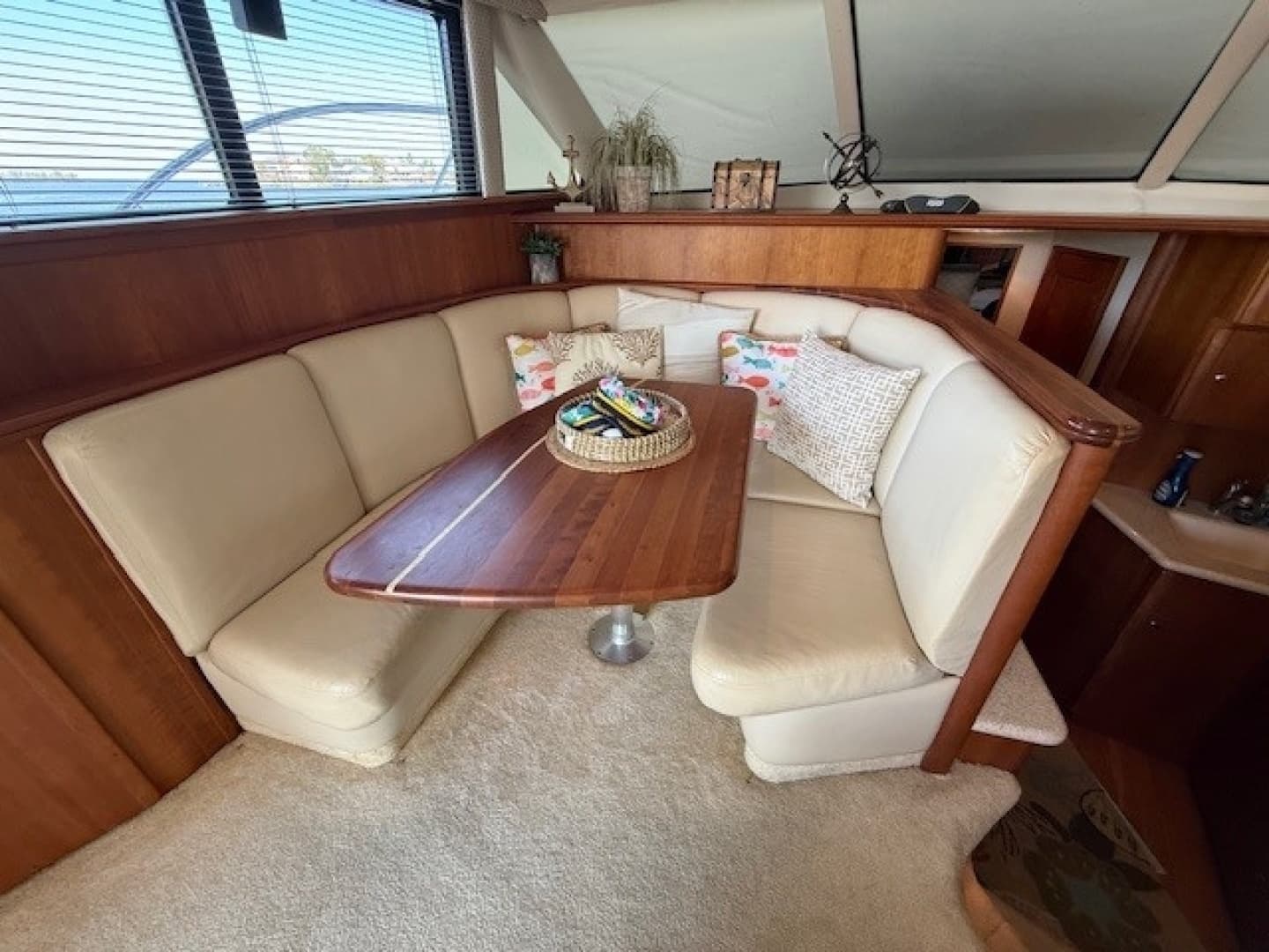 2001 Silverton 42 Convertible - Image 21
