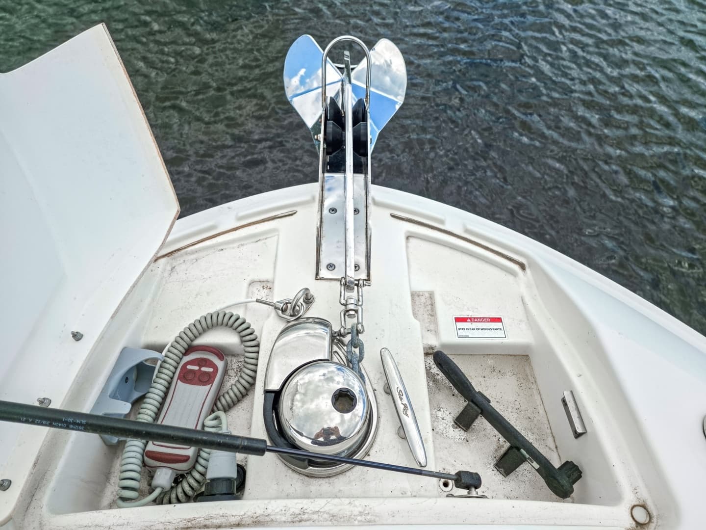 2023 Sea Ray SLX 310 OB - Image 39