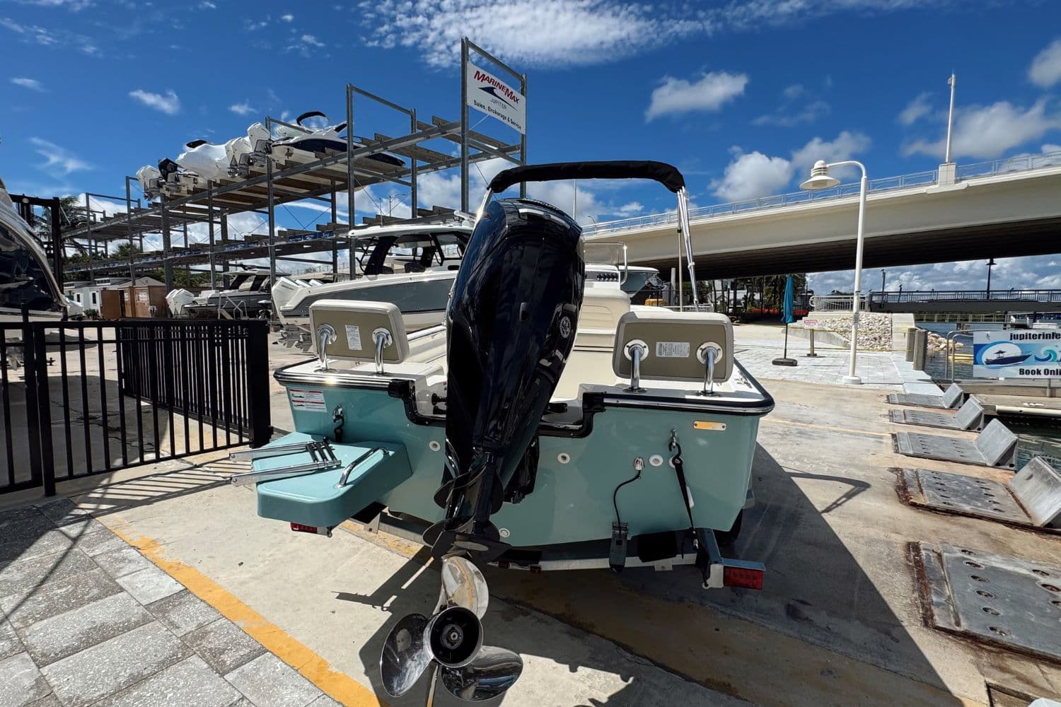 2026 Boston Whaler 170 Montauk - 6