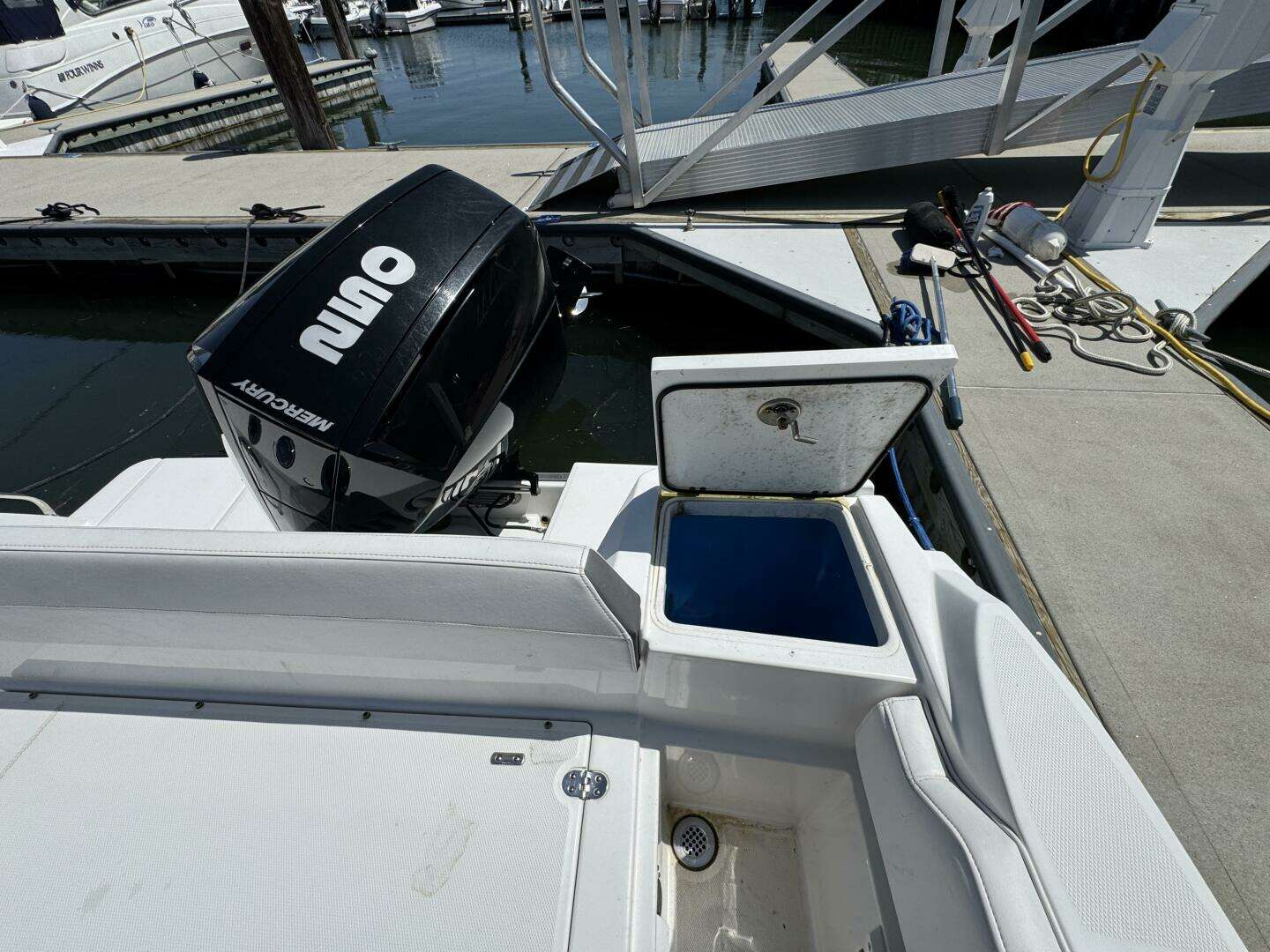 2020 Blackfin 212 CC - Image 9
