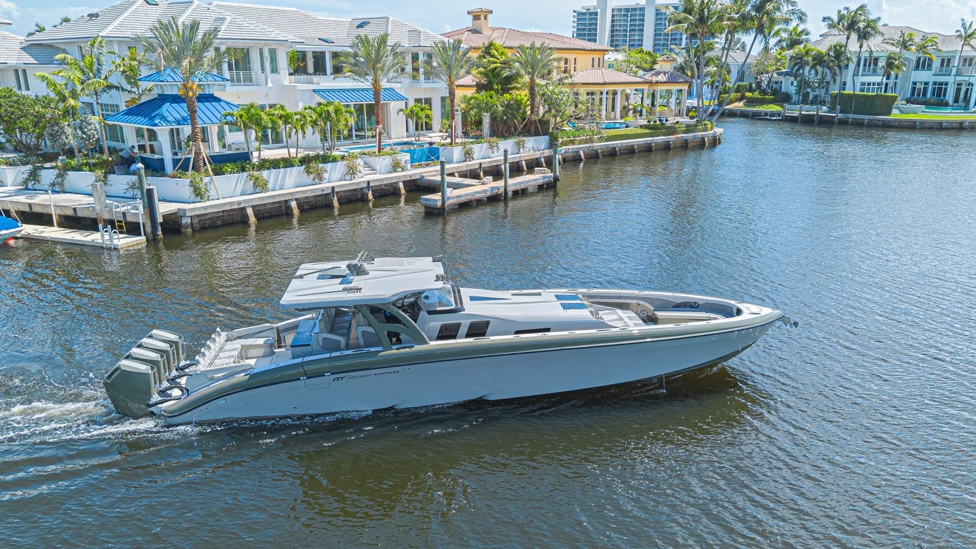 2025 Midnight Express 52 Vitesse - Image 9