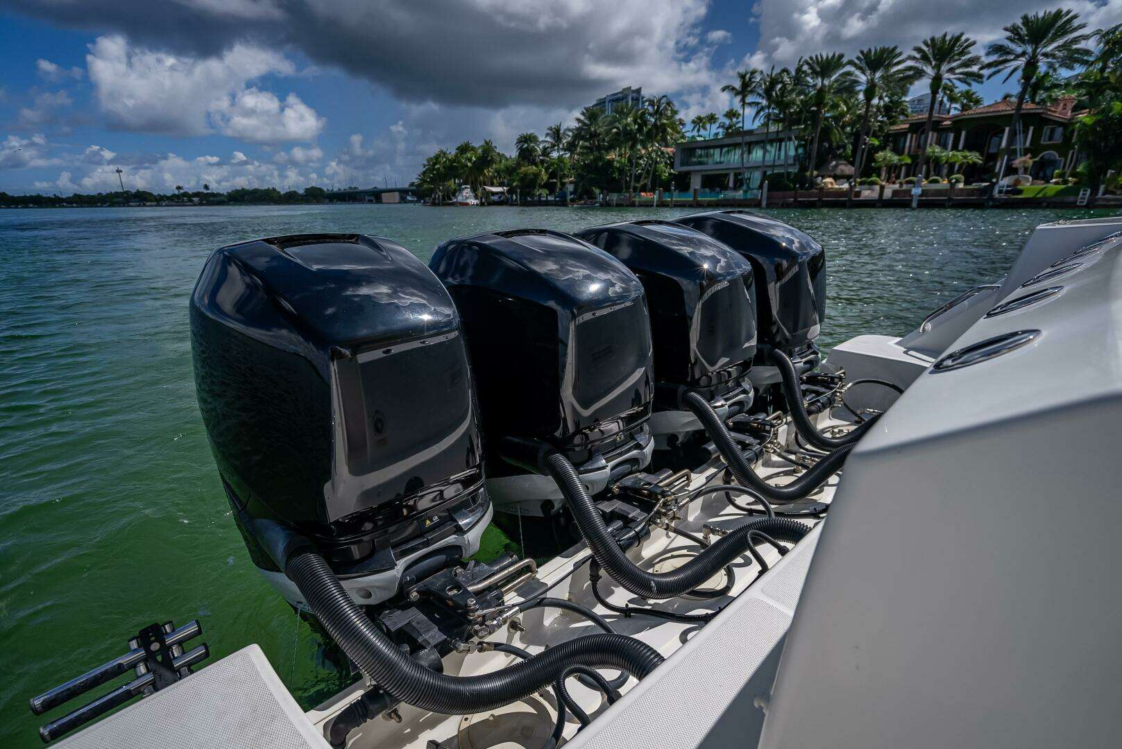 2016 Boston Whaler — - Image 105