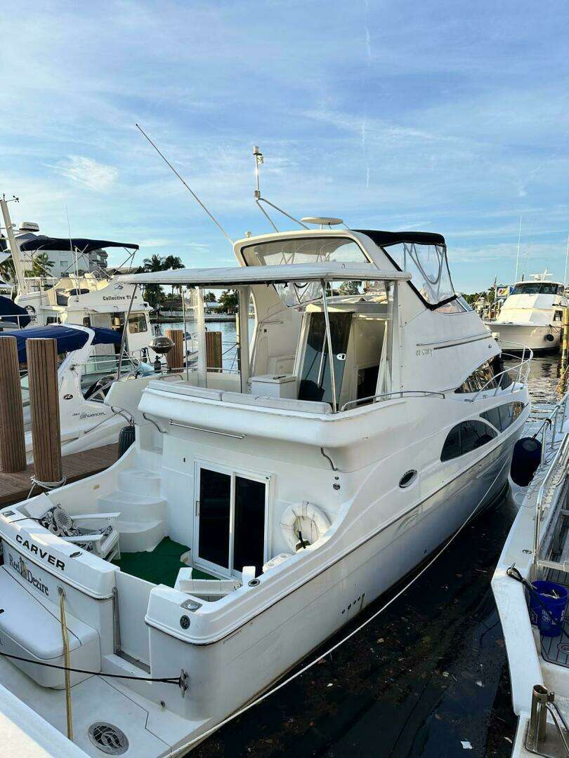 2005 Carver 41 CMY Cockpit Motoryacht - Image 3