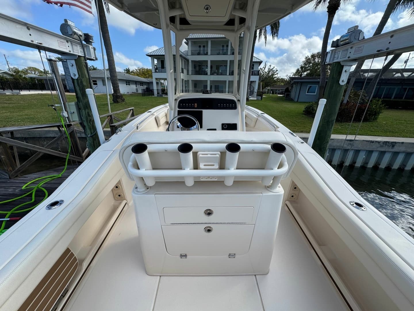 2023 Grady-White Fisherman 236 - Image 15