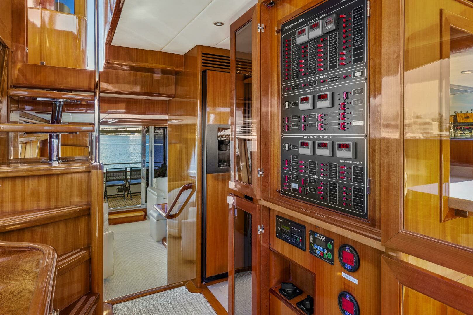 2007 Hampton Cockpit Motoryacht - Image 26