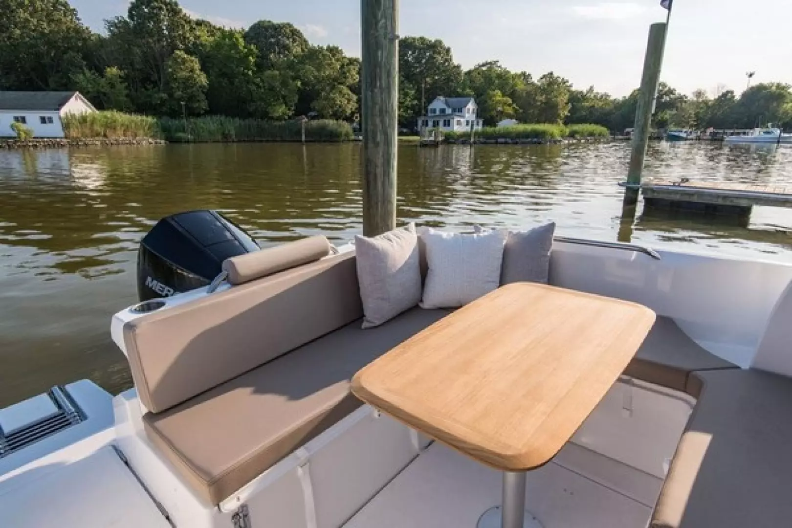 2026 Beneteau Antares 7 - Image 6