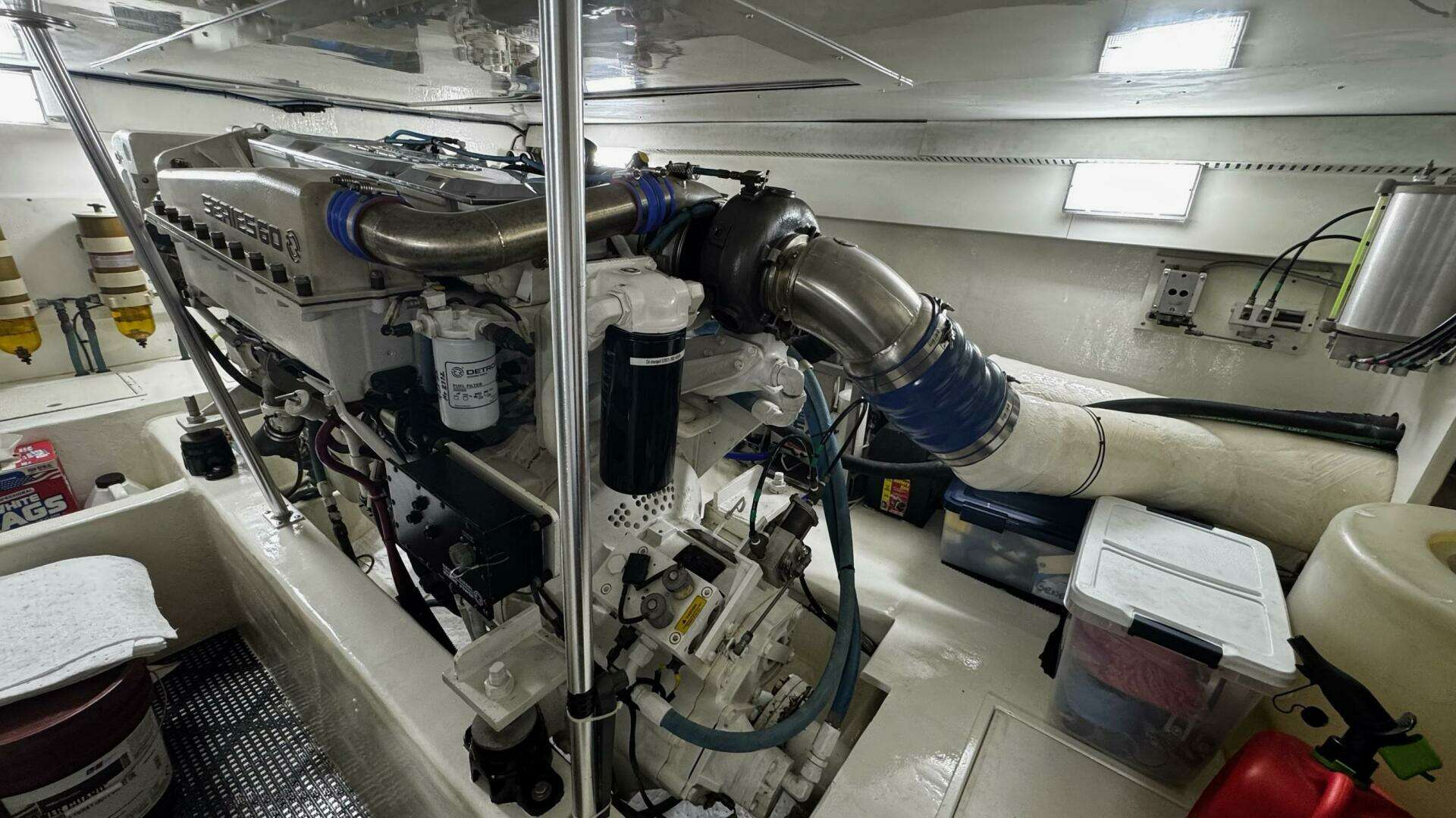 2002 Cavileer 48 Flybridge Sportfisherman - Image 18