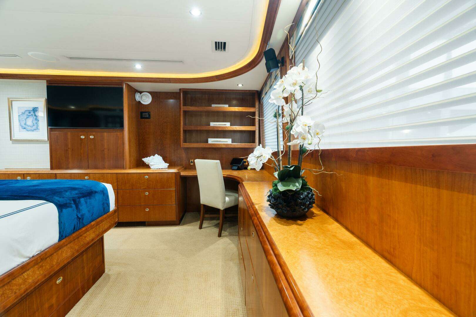 2004 Westport Tri-Deck Motor Yacht - Image 20
