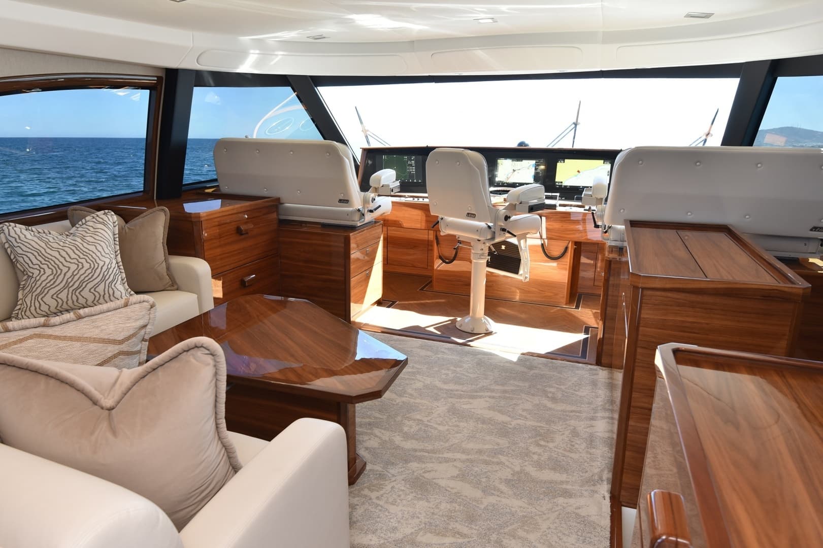 2024 Viking 90 Skybridge - Image 22