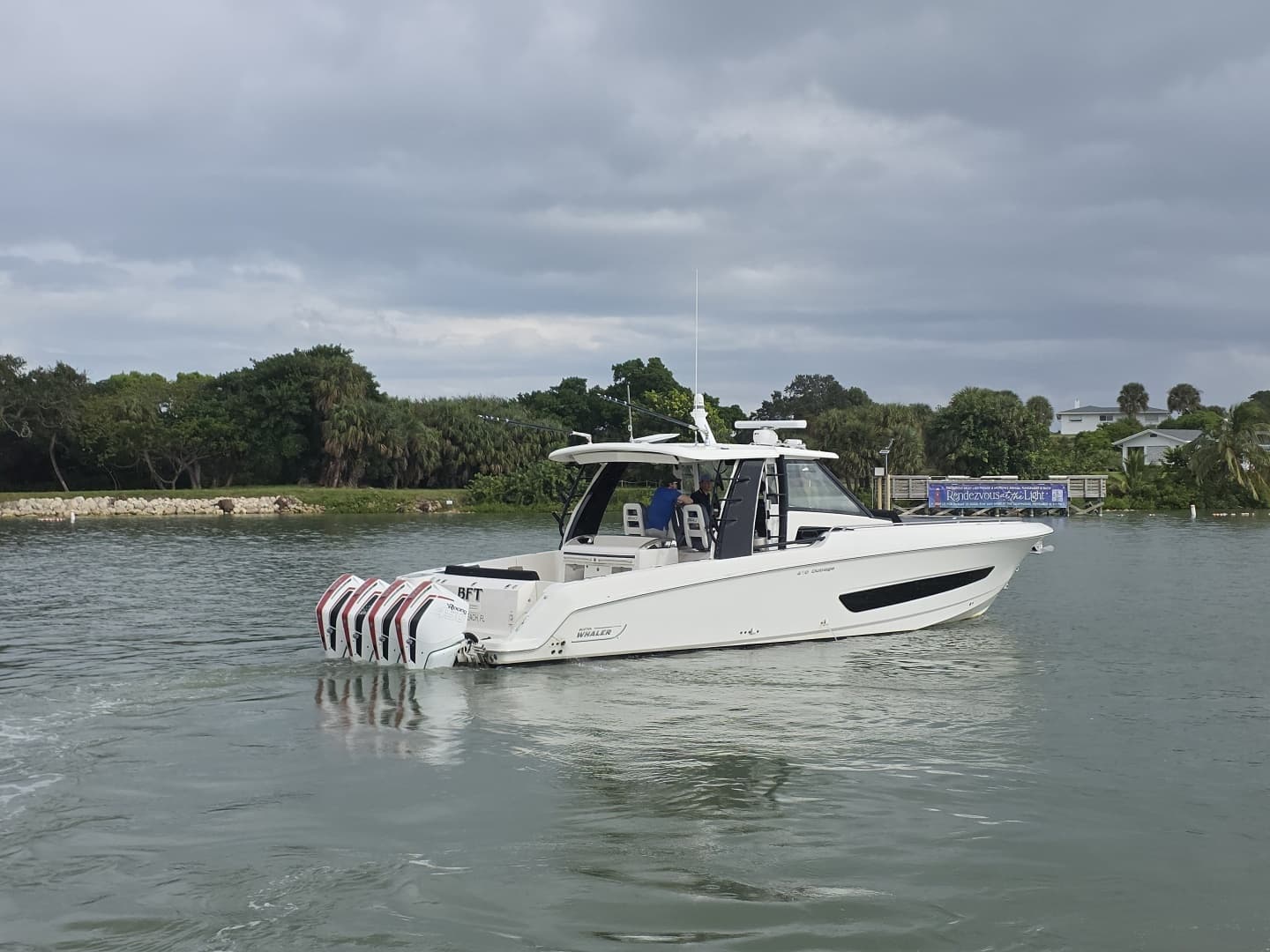 2021 Boston Whaler 420 Outrage - Image 13