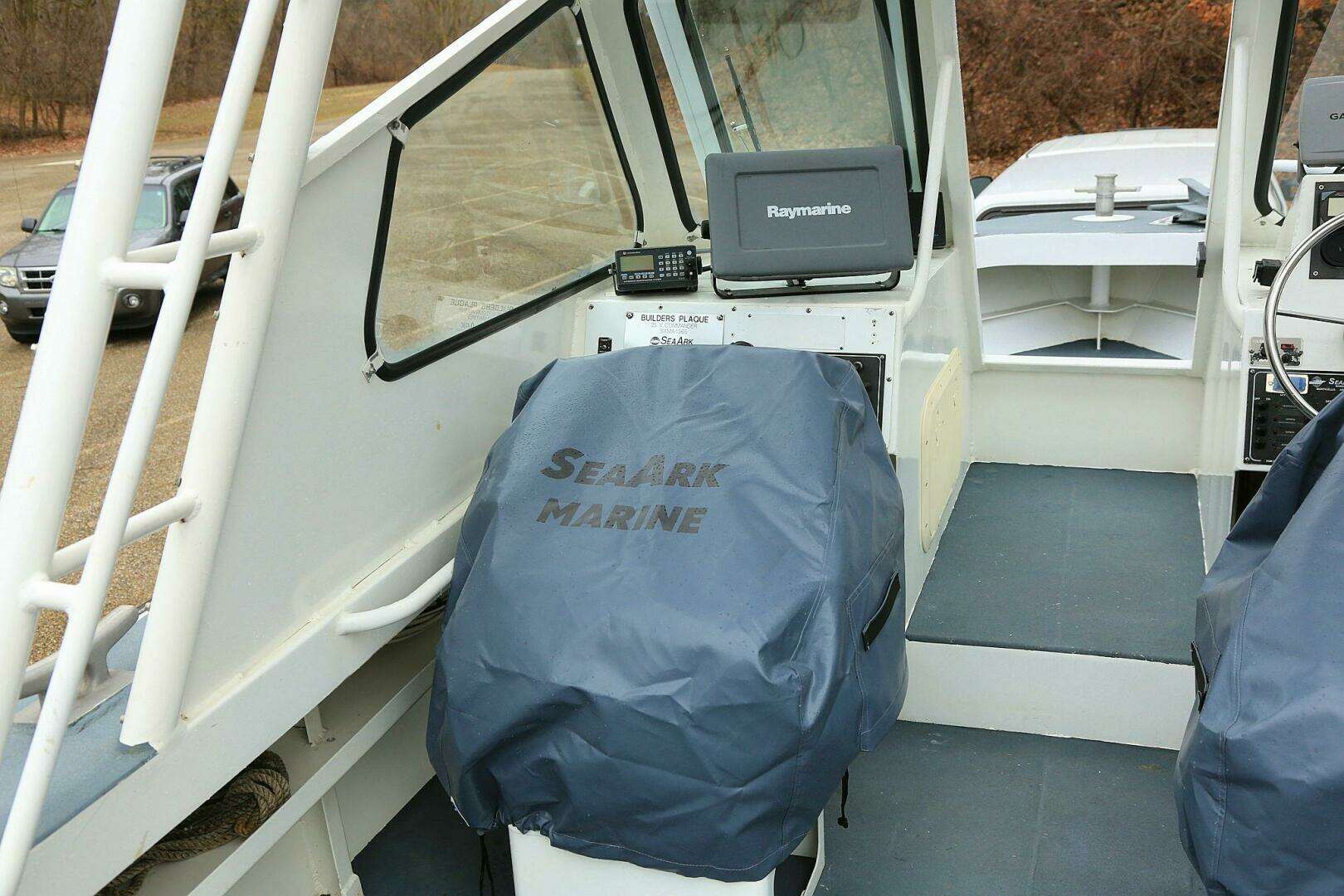 2002 SeaArk 25 V Commander SAMA 365 - Image 170