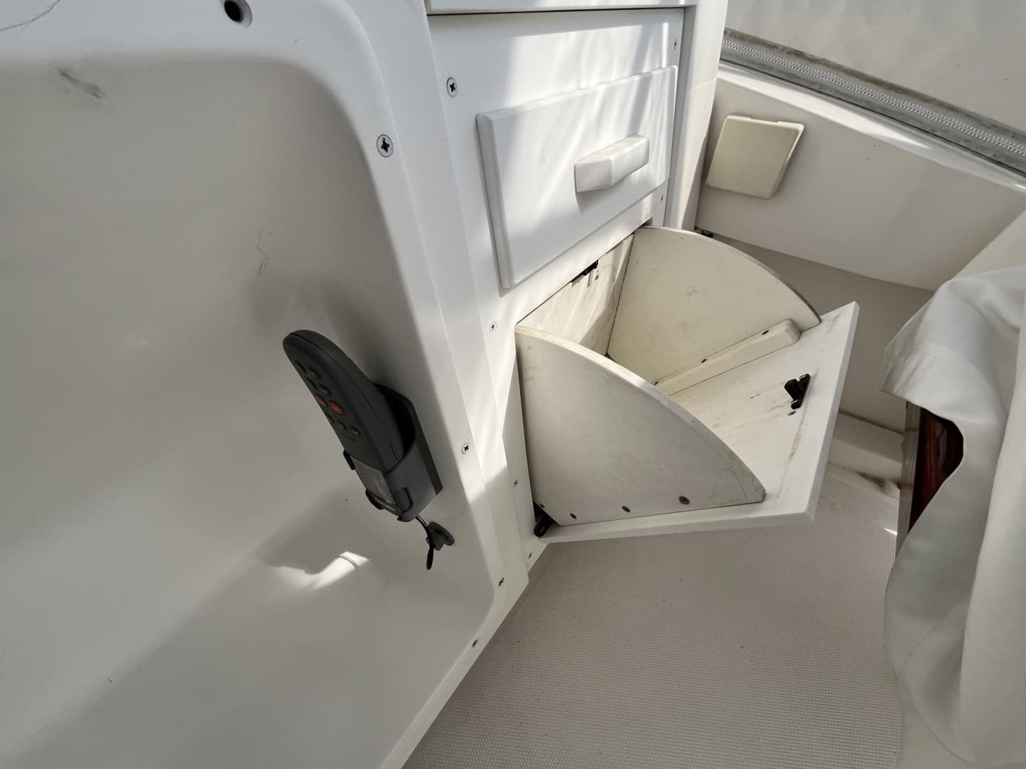 2003 Luhrs 40 Convertible - Image 21