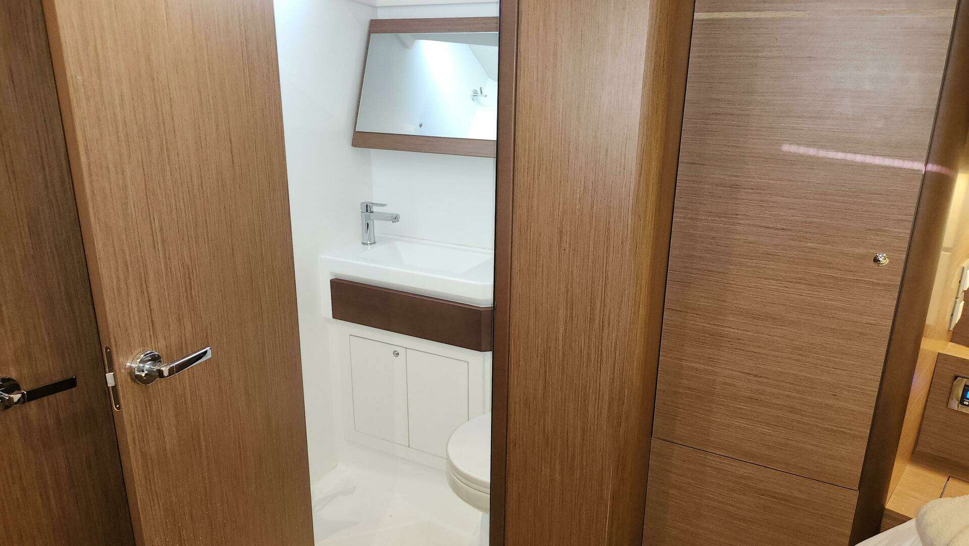 2020 Beneteau Oceanis 46.1 - Image 13