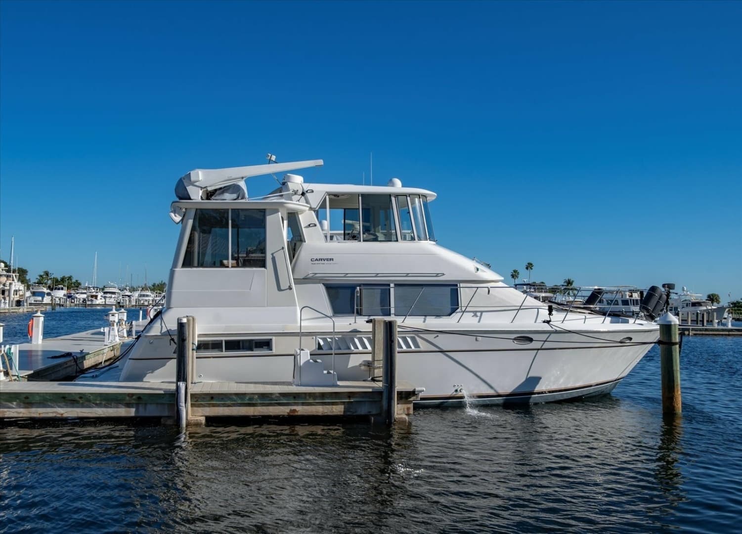 1998 Carver 455 Aft Cabin MY - Image 7