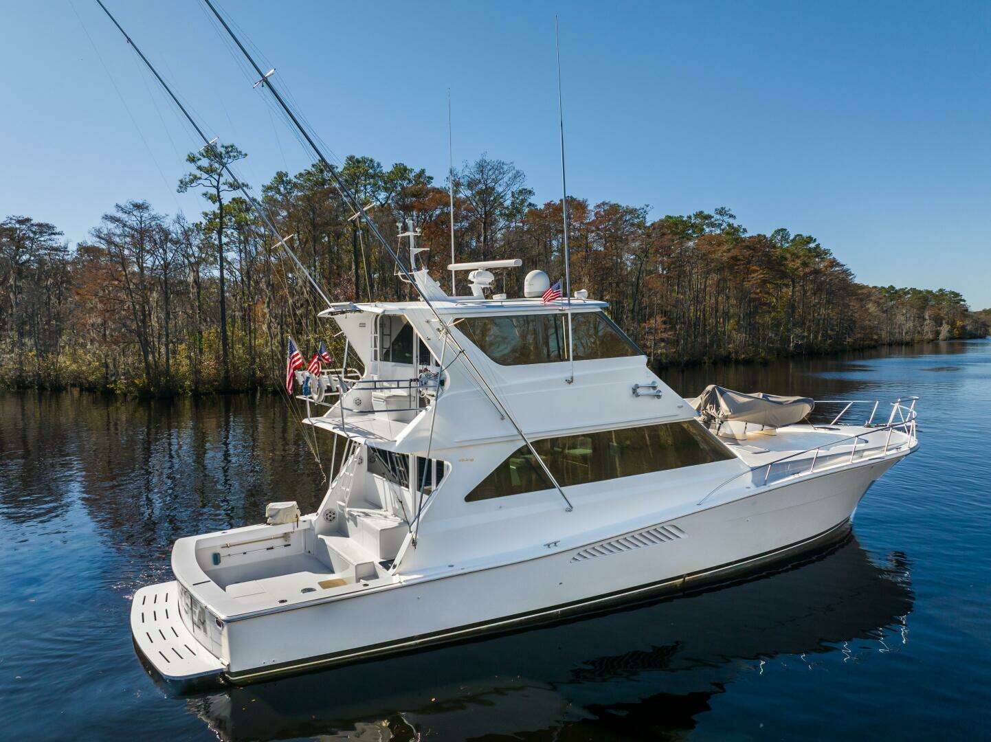 1999 Viking 58 Enclosed Flybridge - Image 9