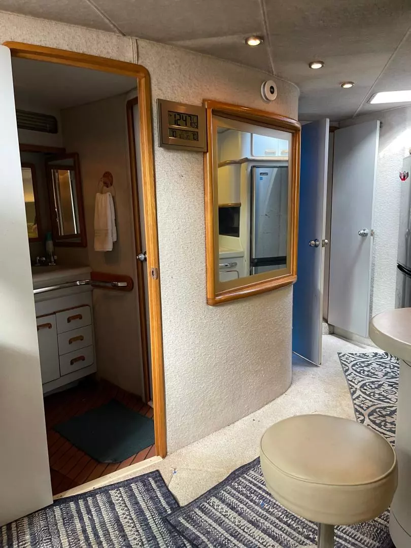 1991 Sea Ray 500 Sundancer - Image 6