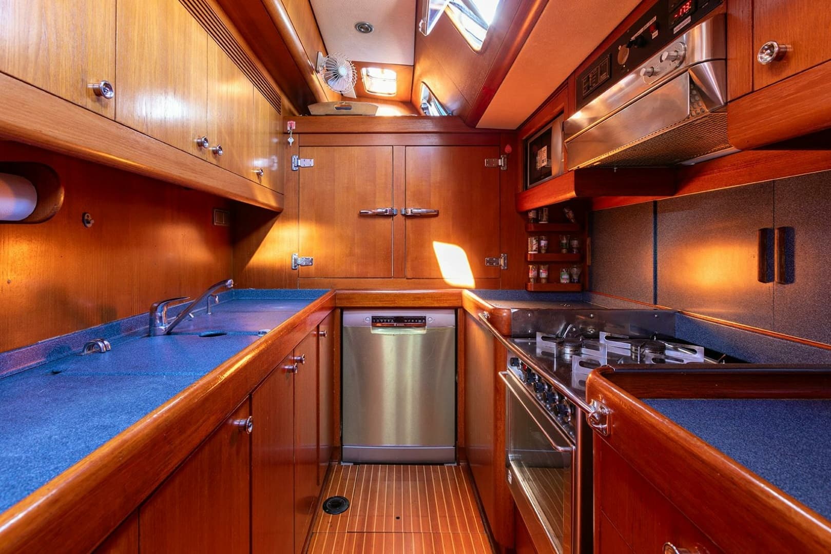 1994 Nautor Swan — - Image 32