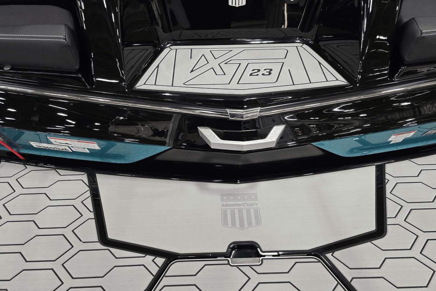 2025 MasterCraft XT23 - 15